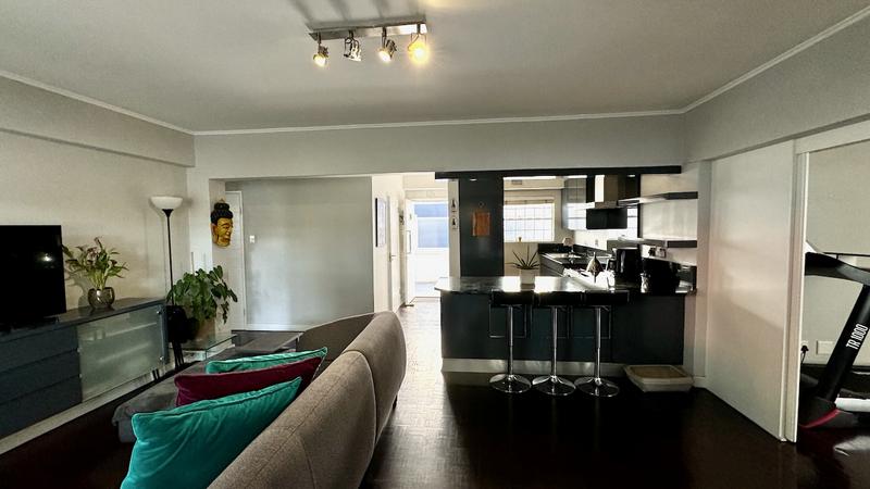 2 Bedroom Property for Sale in Sea Point Western Cape